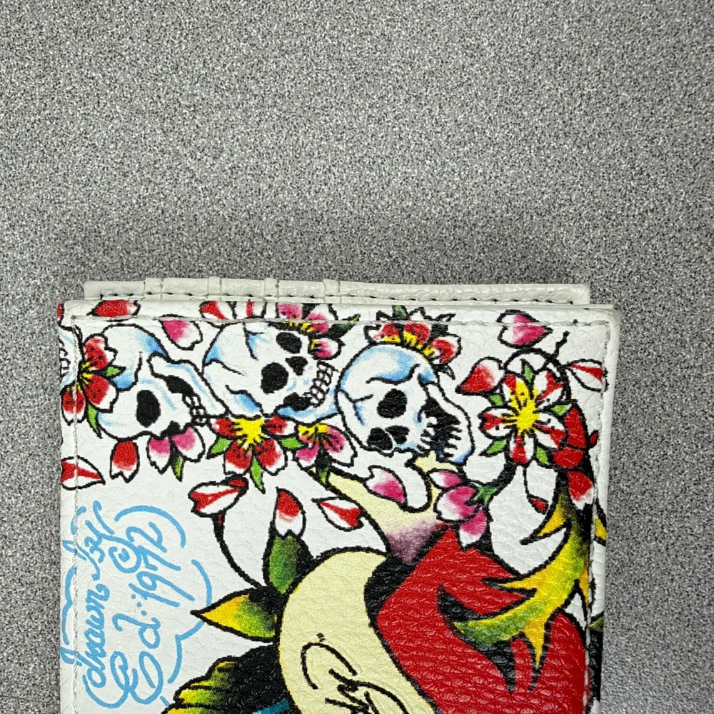 Ed Hardy Wallet Mens OS White Tattoo Graphic Print Bifold GF97628EHQA Skulls
